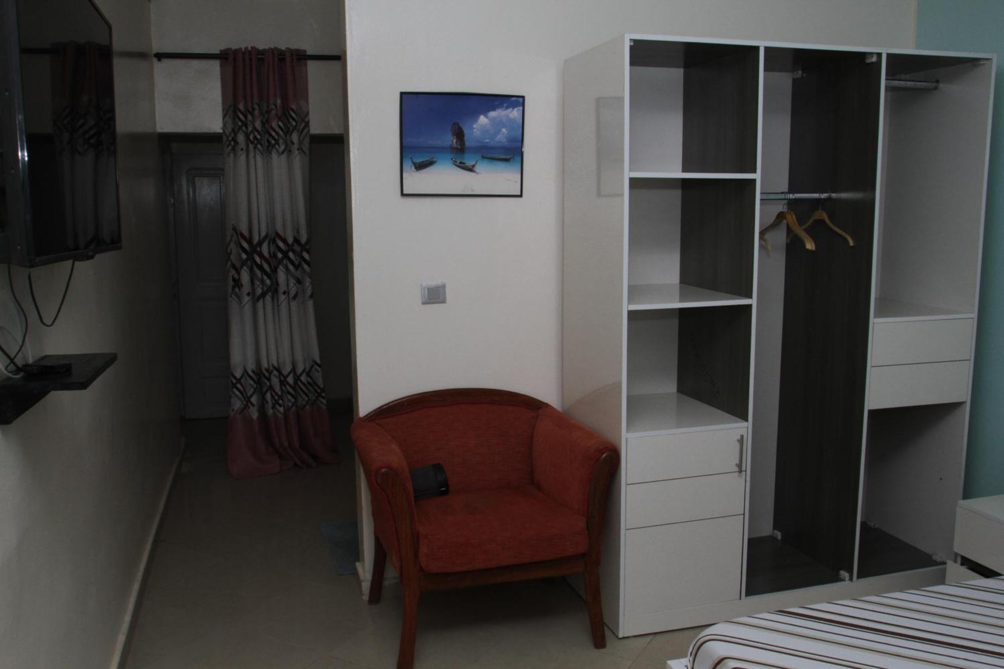 " Le Nid Douillet ", Un Fabuleux Studio, Calme, Cosy Et Bien Climatise Au Centre De Saly Kültér fotó